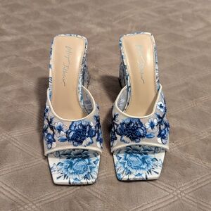 Betsy Johnson Blue Floral Women's Shoes